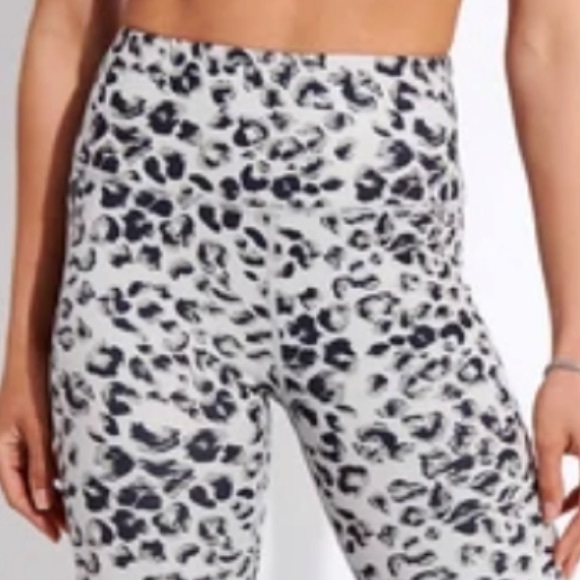 C9 CHAMPION Black Gray LEOPARD Animal Print Cropped Leggings Sz Small - Picture 5 of 16